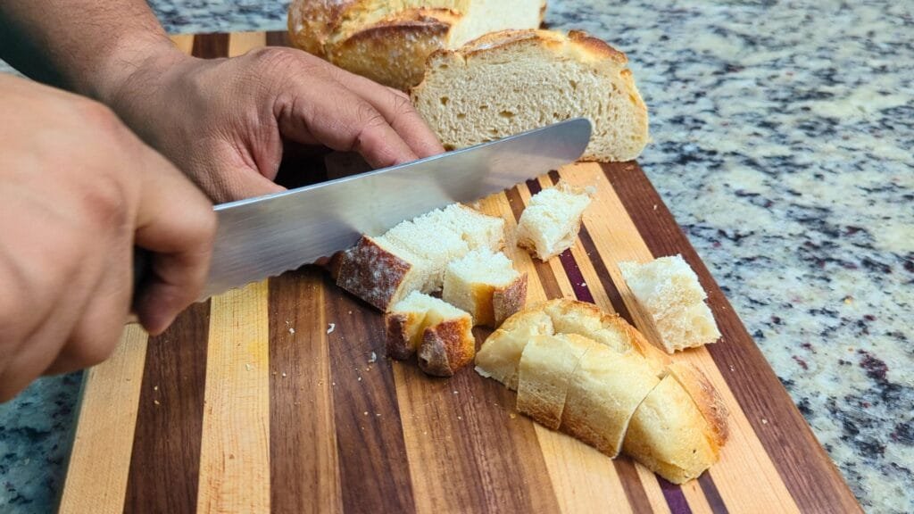 cut bread in to the cubes