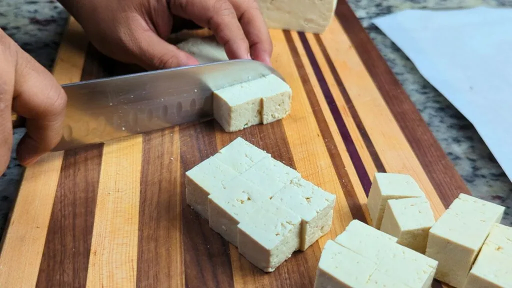 cut the Tofu in cubes
