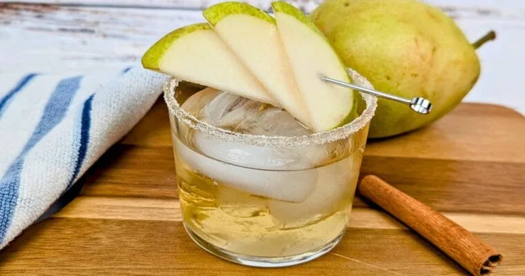 Spiced Pear Margarita: A Cozy Twist on a Classic