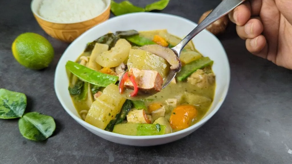 enjoy The Vegan Green curry with Jasmin Rice