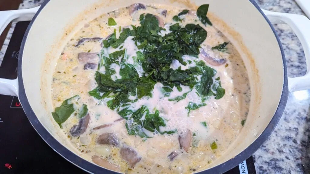add spinach to the Vegan Gnocchi Soup 