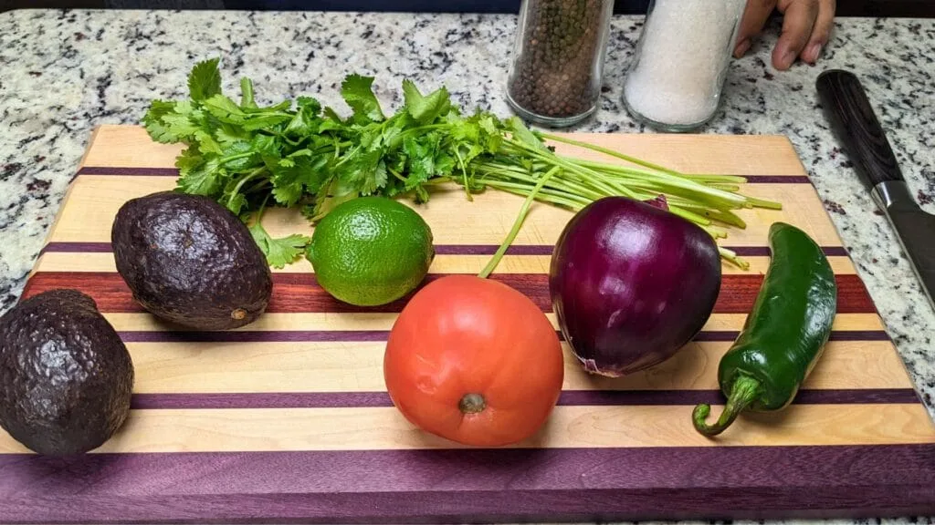 homemade chunky guacamole Ingredients